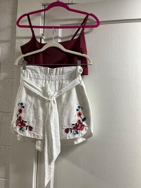 2 pc Express White Elastic Waist Shorts/NWT Victoria Secret bralette Sz M